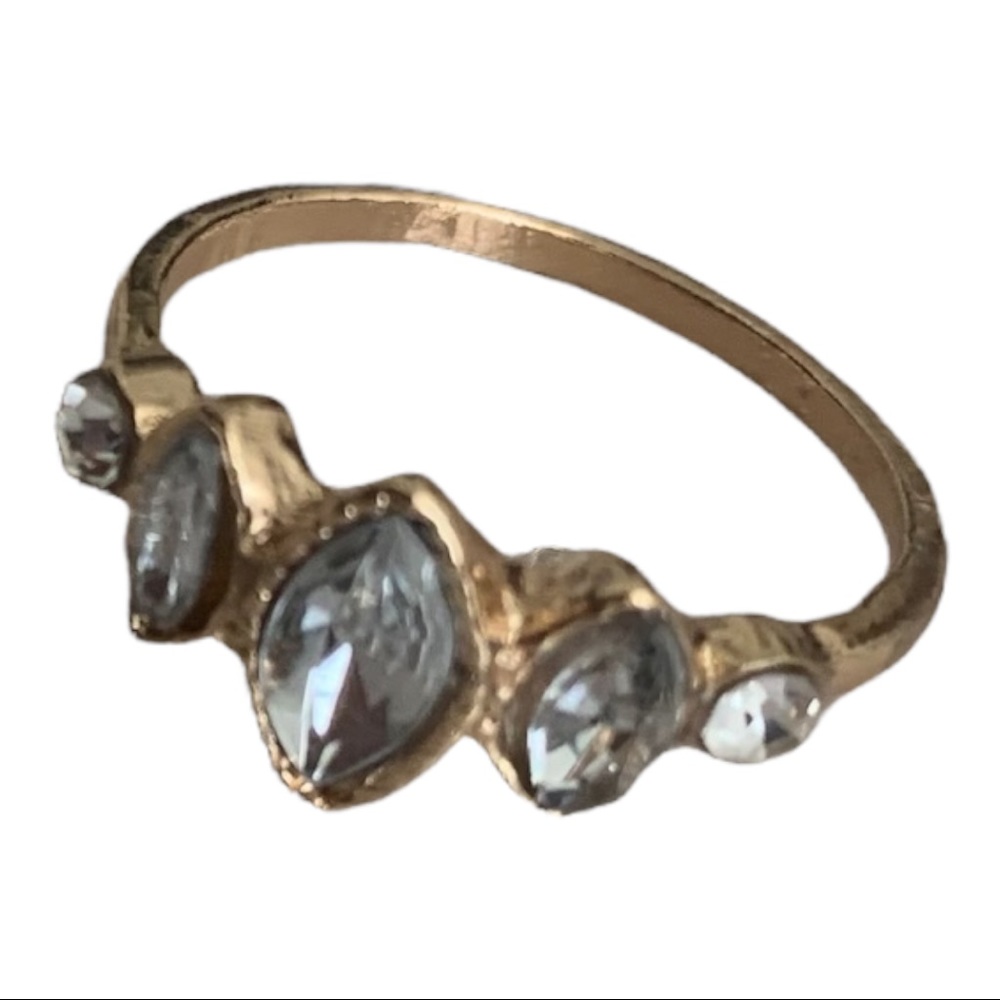 3/30💙 Rhinestone Gold Fashion Ring